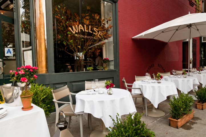 wallseoutdoorseatingxn0i6026